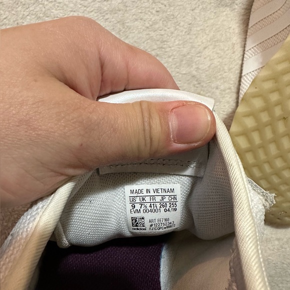 Women’s Adidas Runner - Picture 4 of 4